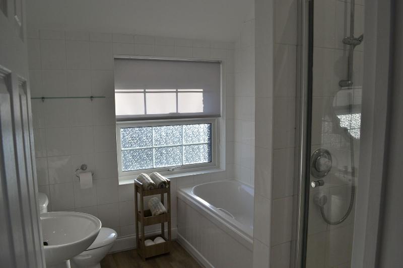Frinton Escapes - The Cottage image