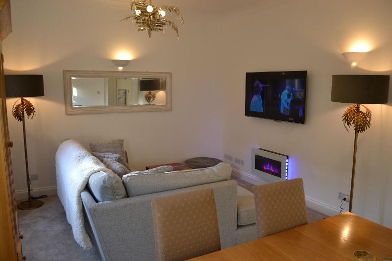 Frinton Escapes - The Cottage image