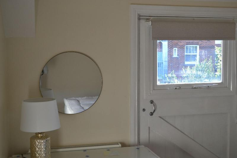 Frinton Escapes - The Cottage image