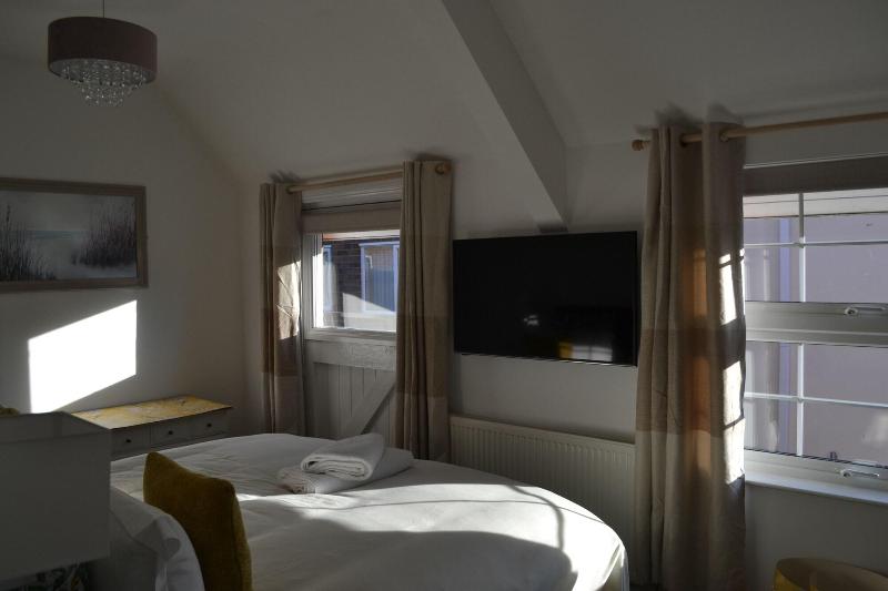 Frinton Escapes - The Cottage image
