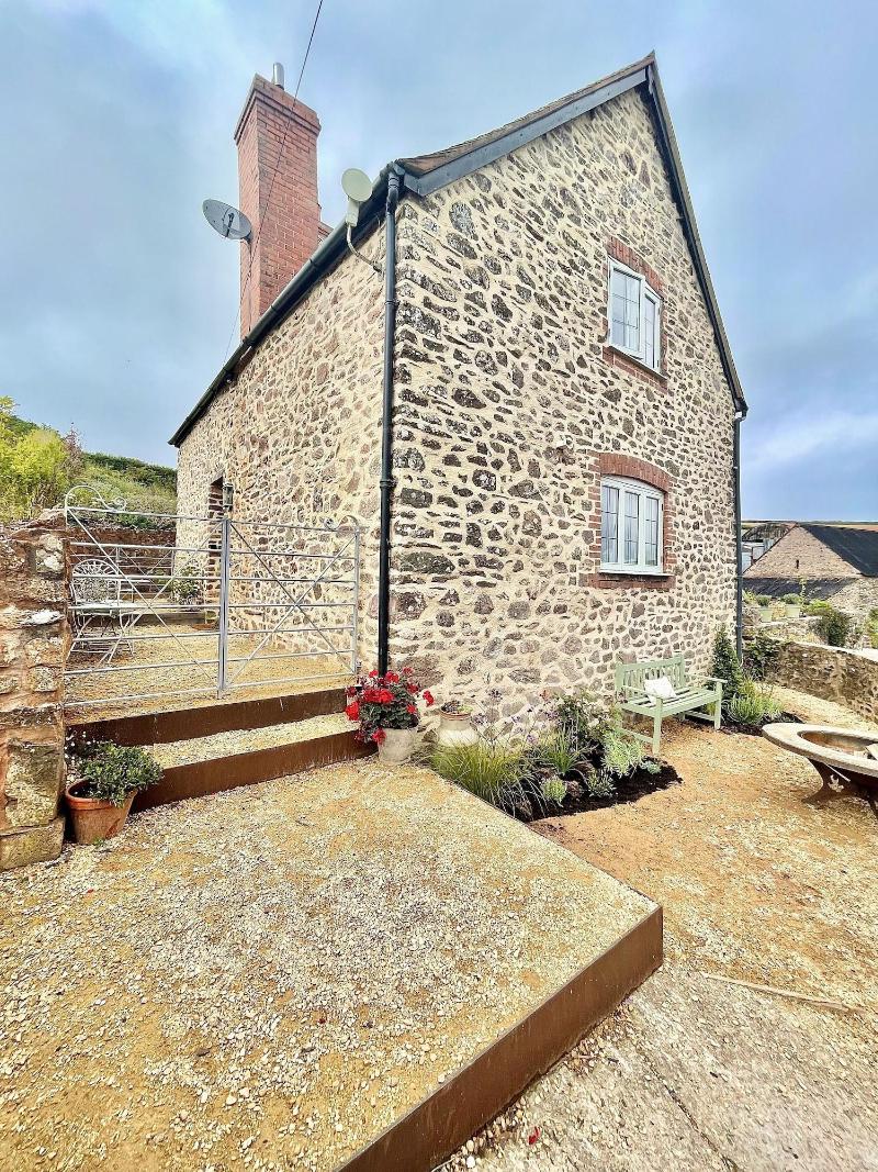 Slowley Farm Cottage image