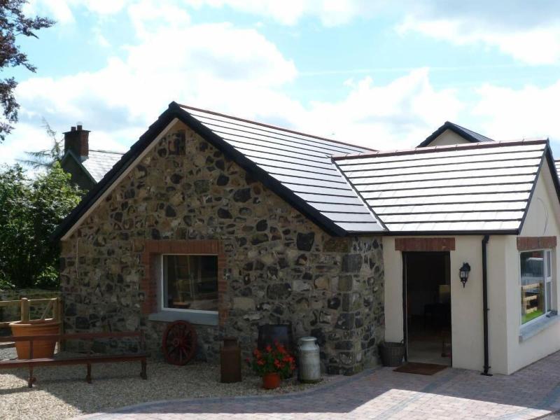 Dunamoy Cottages & Spa image
