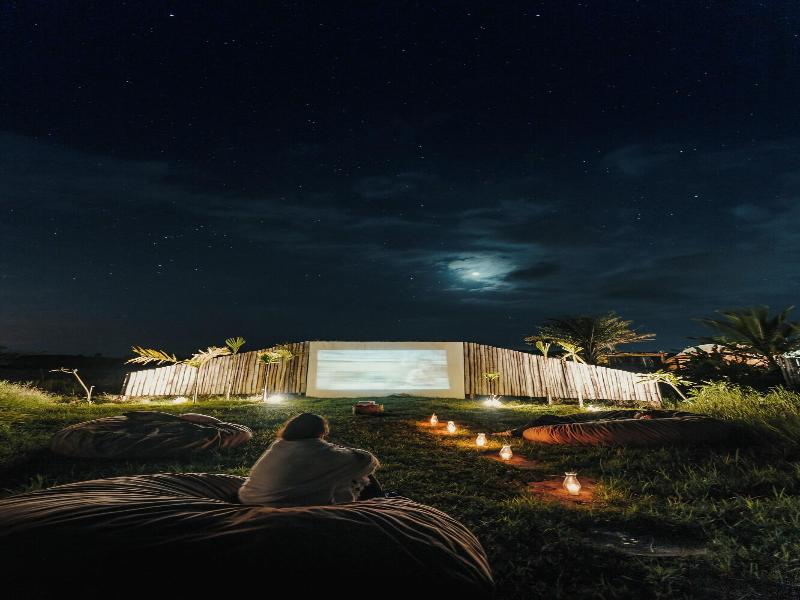 Green Land Bubble Glamping image