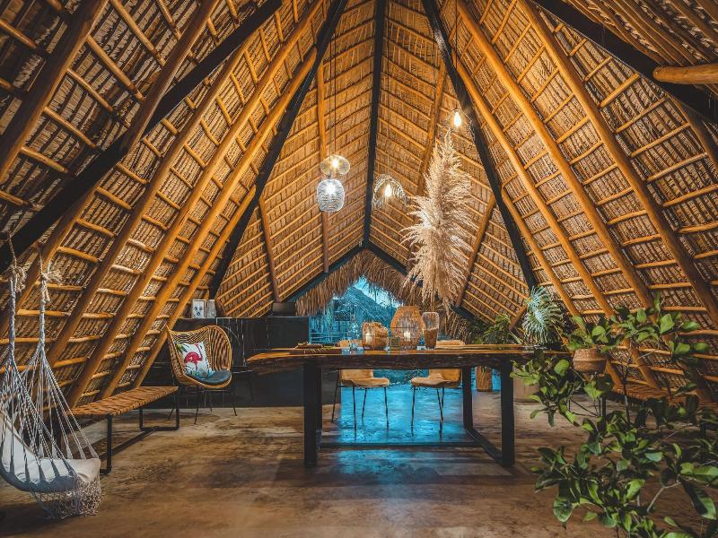 Green Land Bubble Glamping image