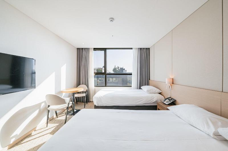 Hotel ZINC image