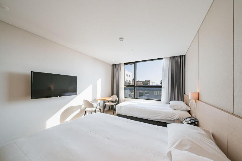 Hotel ZINC image