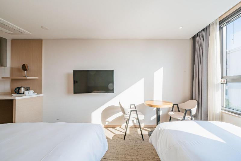 Hotel ZINC image