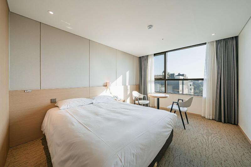 Hotel ZINC image