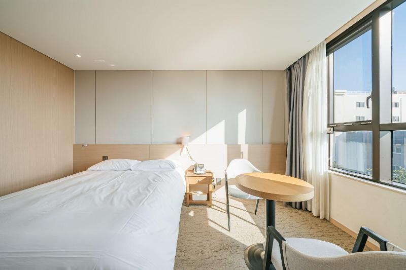 Hotel ZINC image