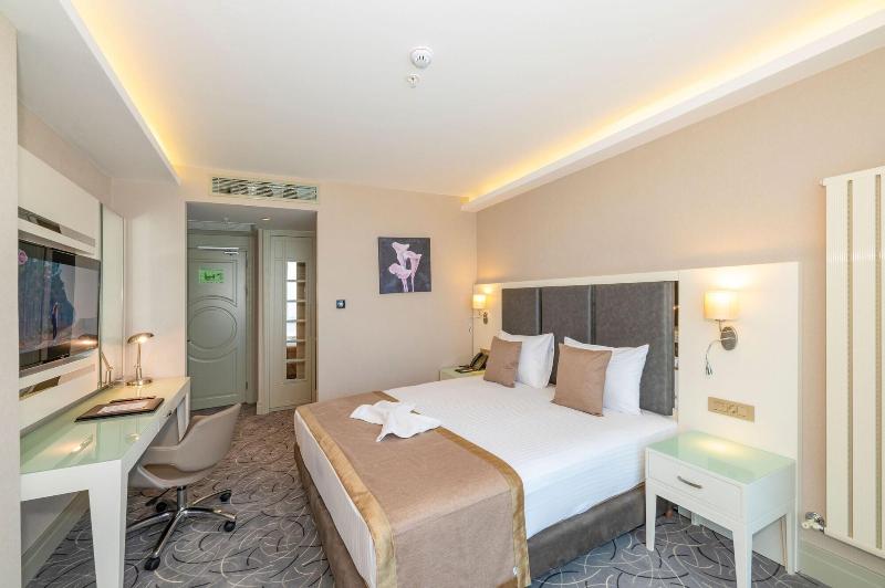 The Conforium Hotel Van image