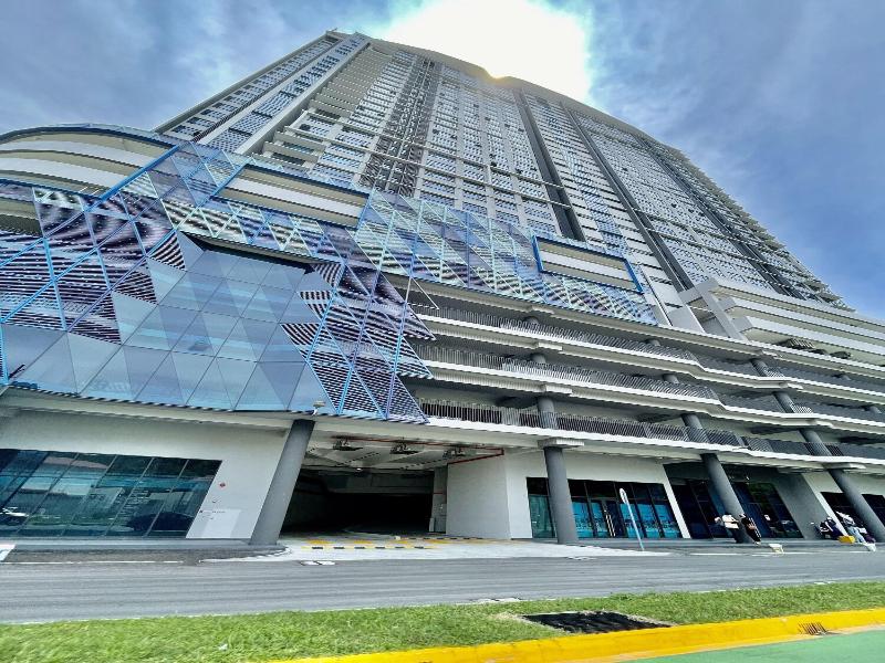 Jesselton Quay Seaview # Chariskey Suites image