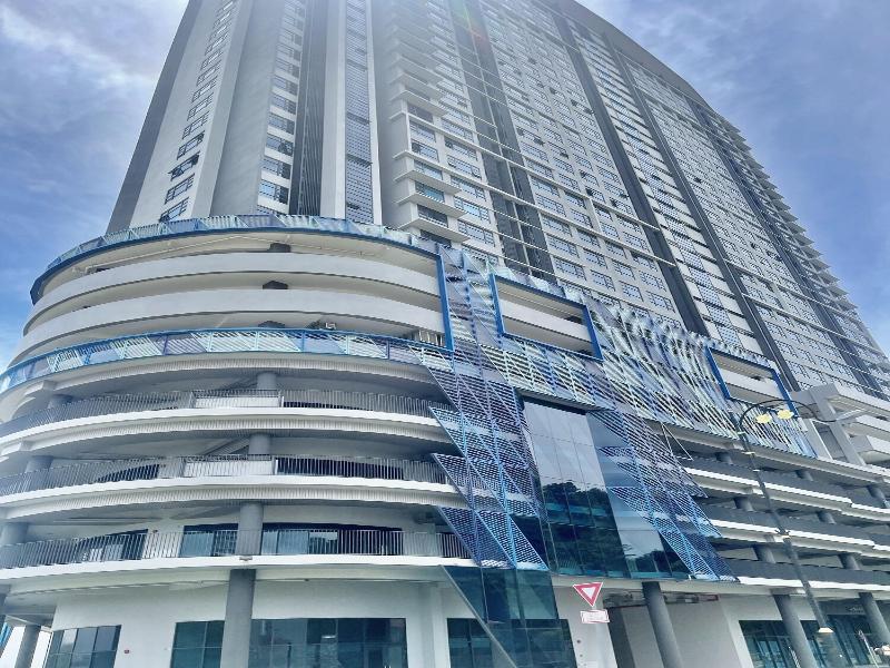 Jesselton Quay Seaview # Chariskey Suites image