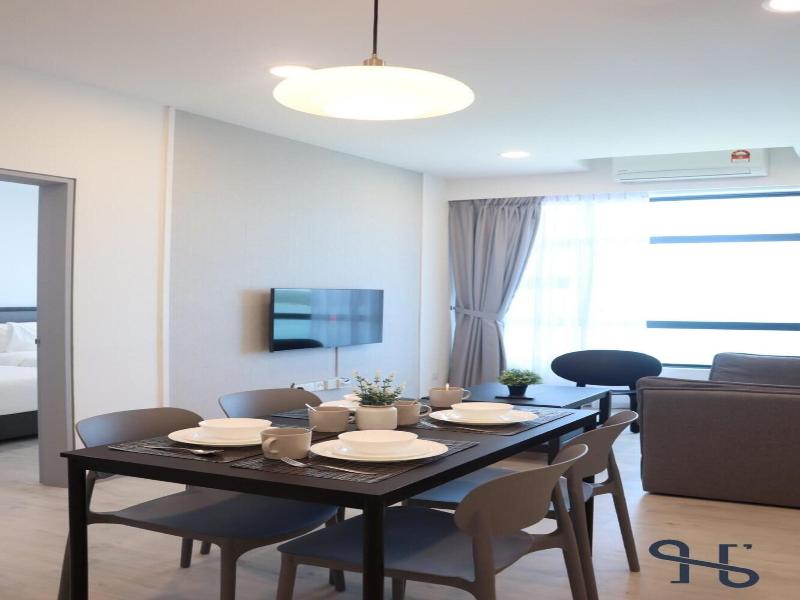 Jesselton Quay Seaview # Chariskey Suites image