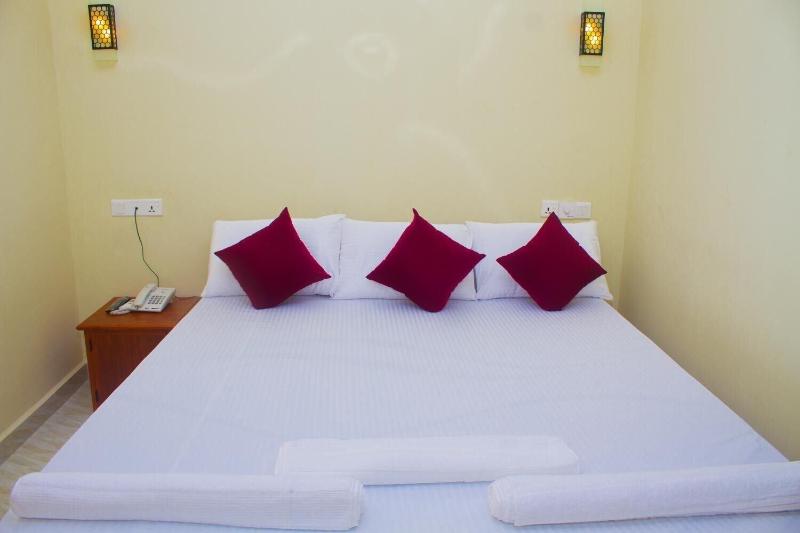 Hero Palace Hotel image