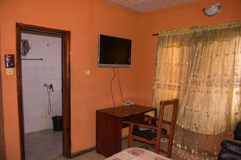 Jolac Hotel And Suites image
