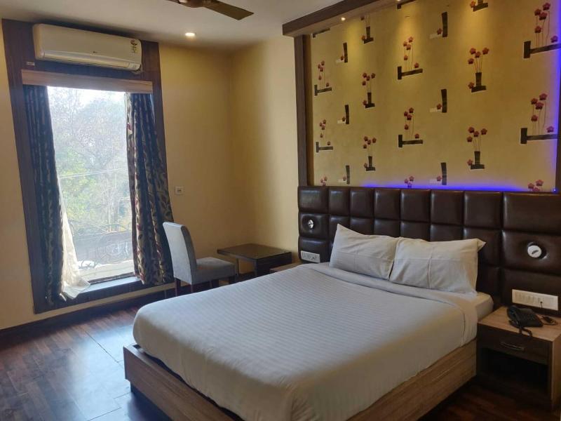 Kings Resort image