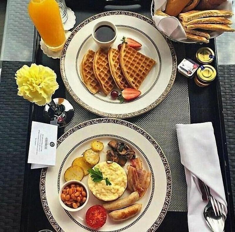 Benny Hotel image