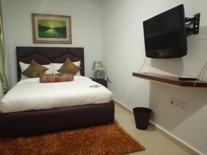 Benny Hotel image