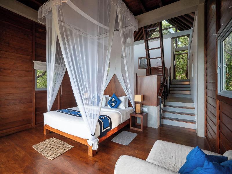 Treehouse Chalets image