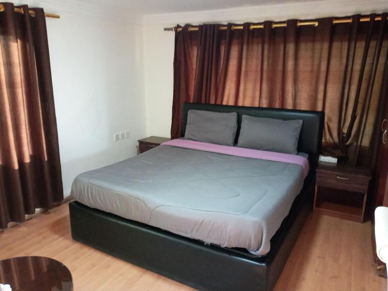 Seleen Hotel Suites image