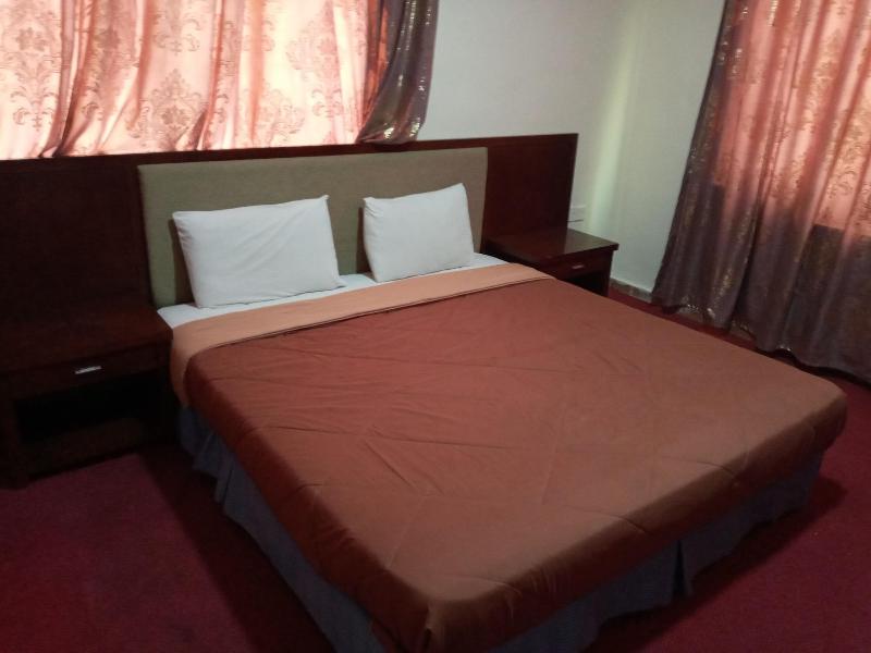 Seleen Hotel Suites image