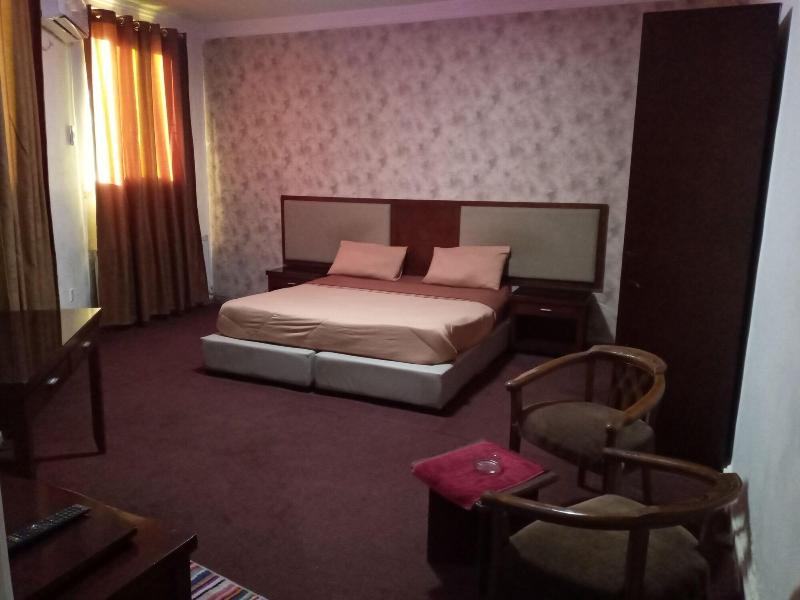 Seleen Hotel Suites image