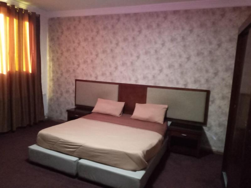 Seleen Hotel Suites image