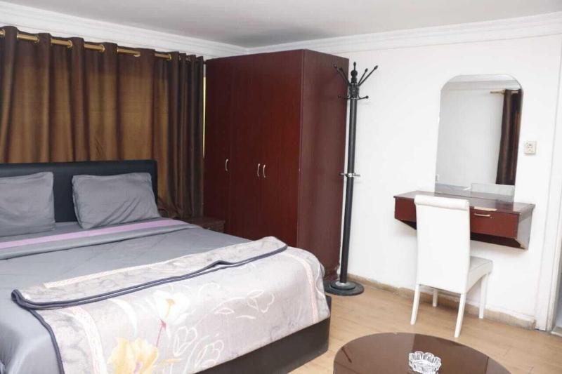 Seleen Hotel Suites image