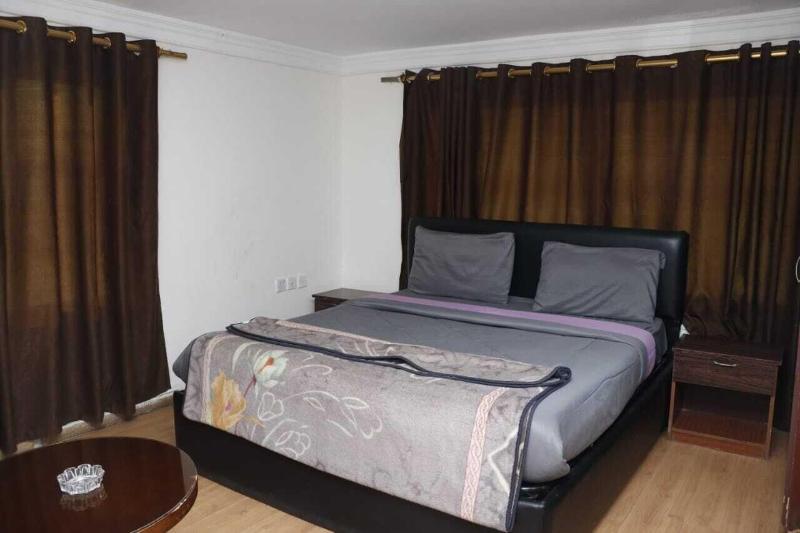 Seleen Hotel Suites image