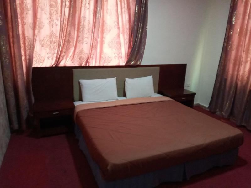Seleen Hotel Suites image