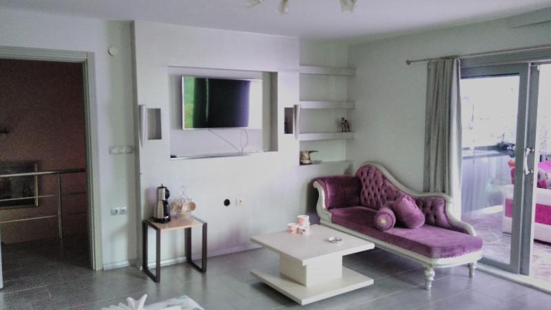 Cosy Park Apartment image