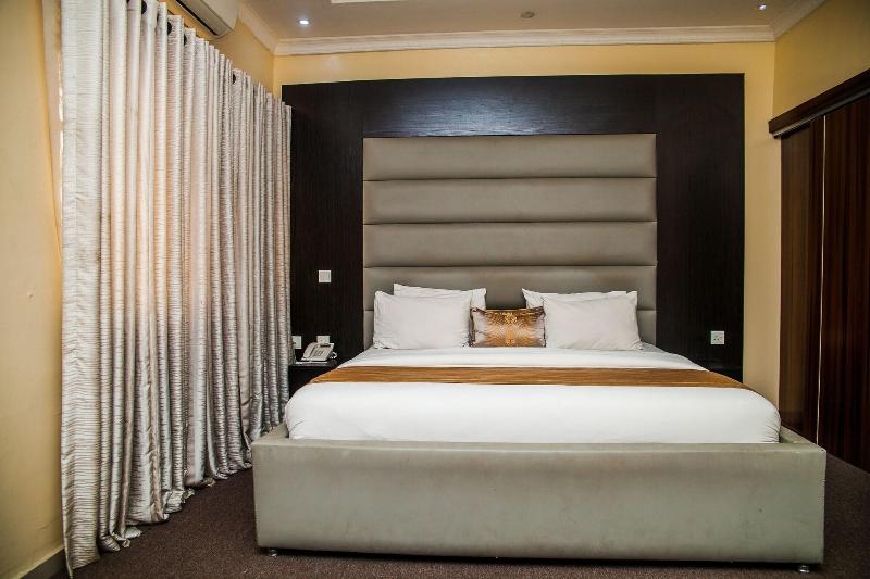 Cribville Hotel & Suites image
