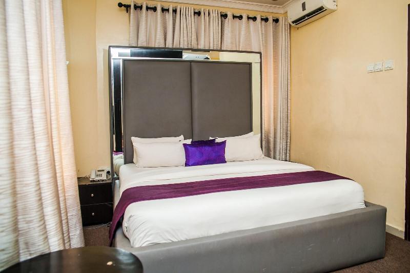 Cribville Hotel & Suites image