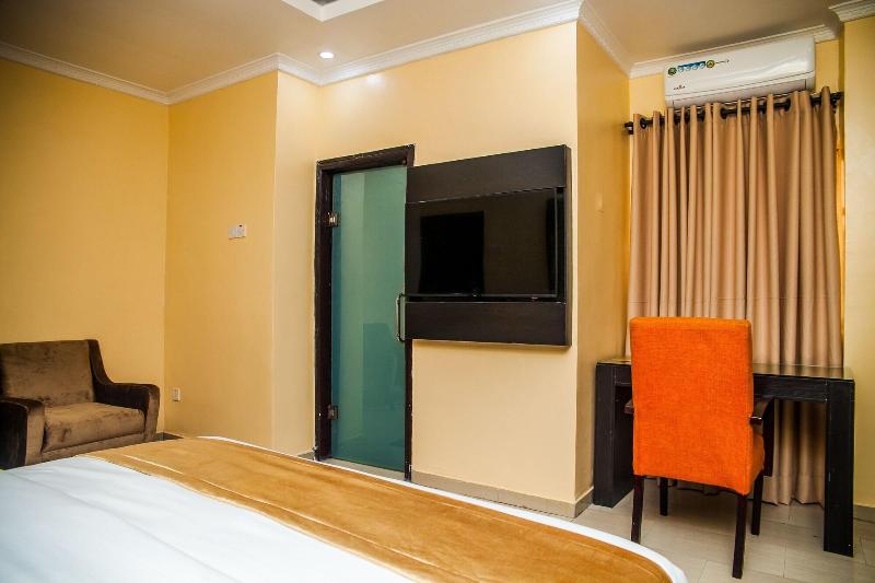 Cribville Hotel & Suites image
