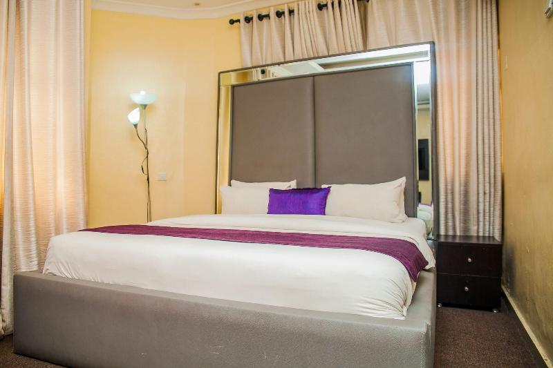 Cribville Hotel & Suites image