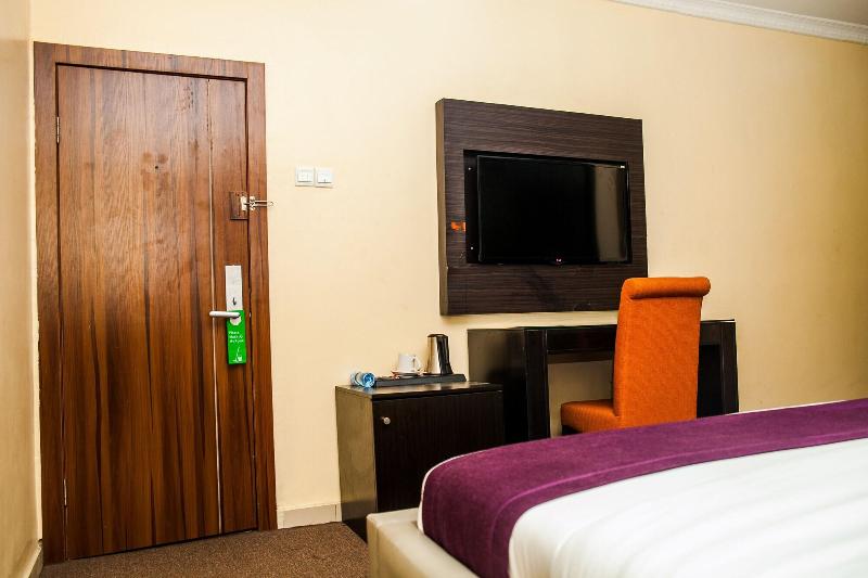 Cribville Hotel & Suites image