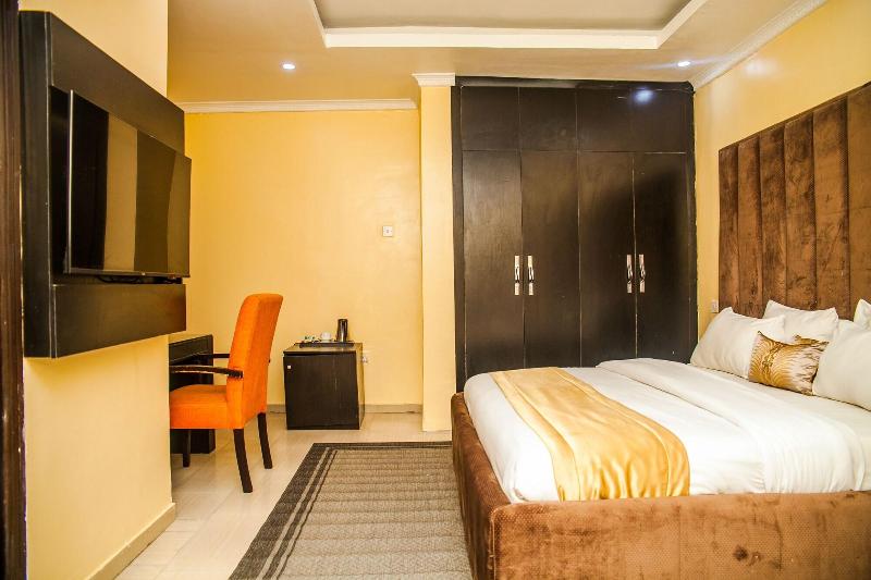 Cribville Hotel & Suites image
