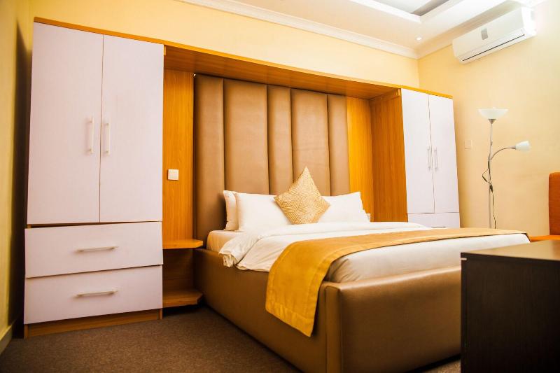 Cribville Hotel & Suites image