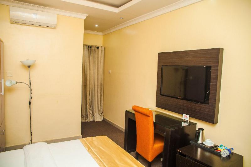Cribville Hotel & Suites image