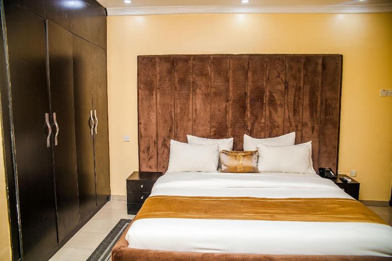 Cribville Hotel & Suites image
