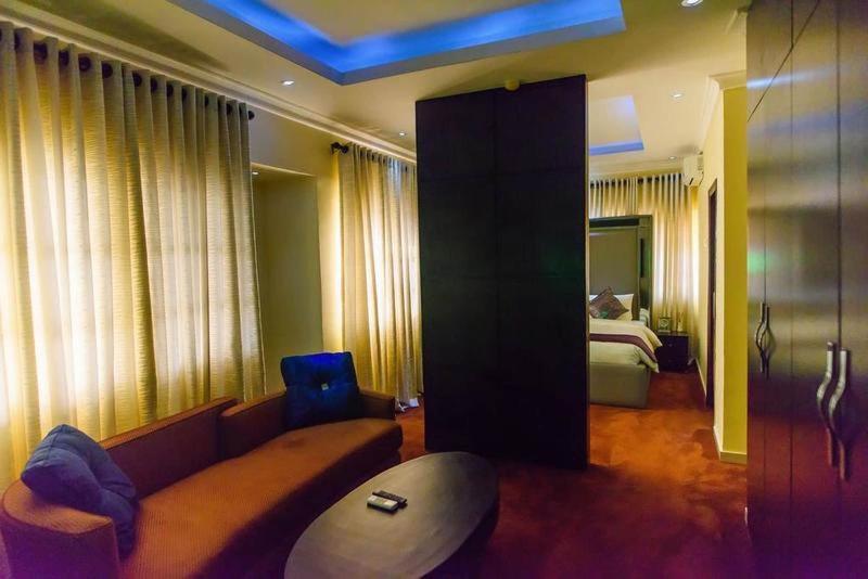Cribville Hotel & Suites image