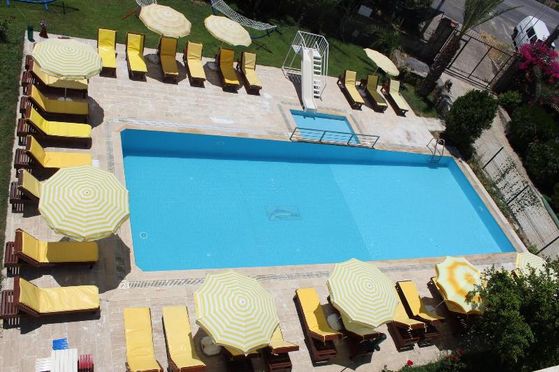 Hare Hotel image