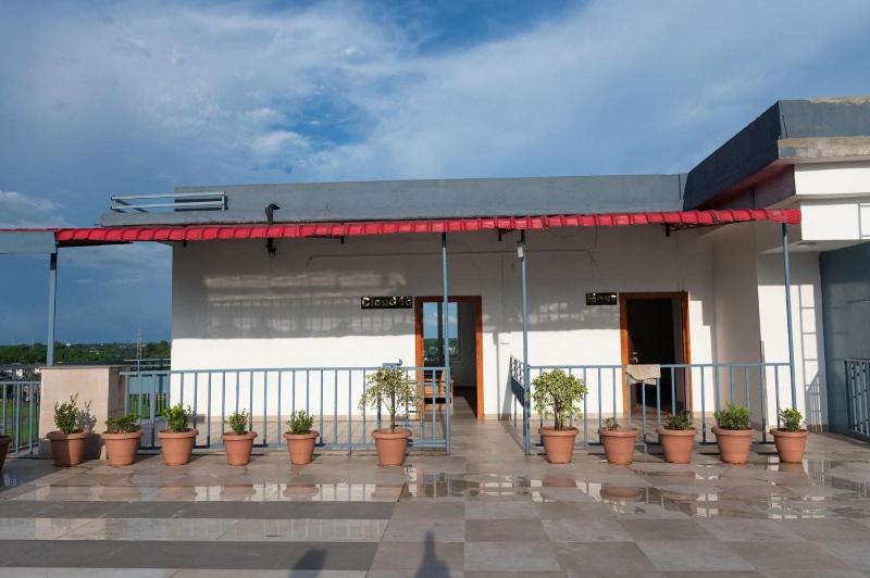 Pushkara Sarovar Portico image