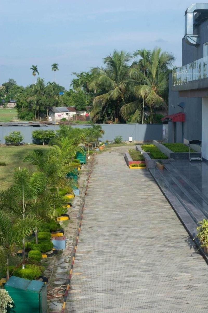 Pushkara Sarovar Portico image