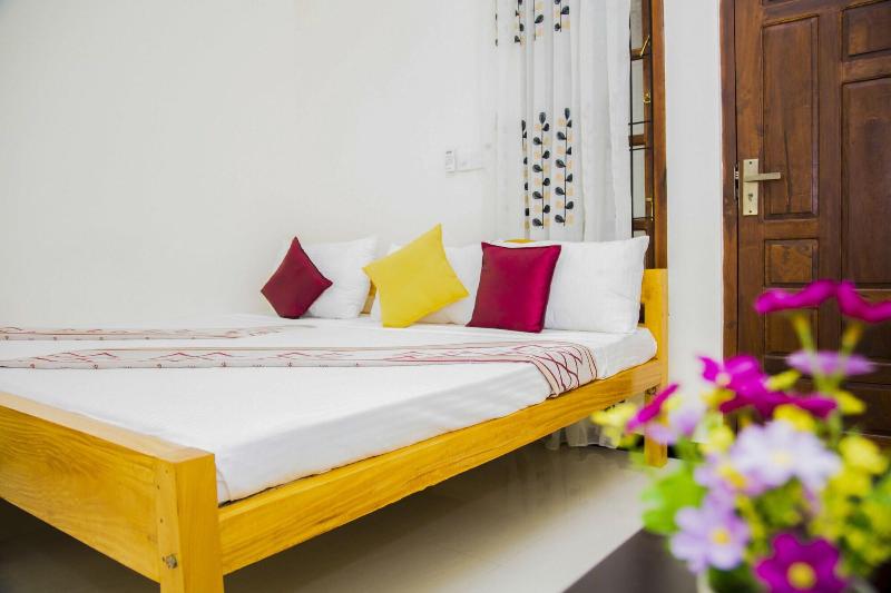 Aainn Guest image