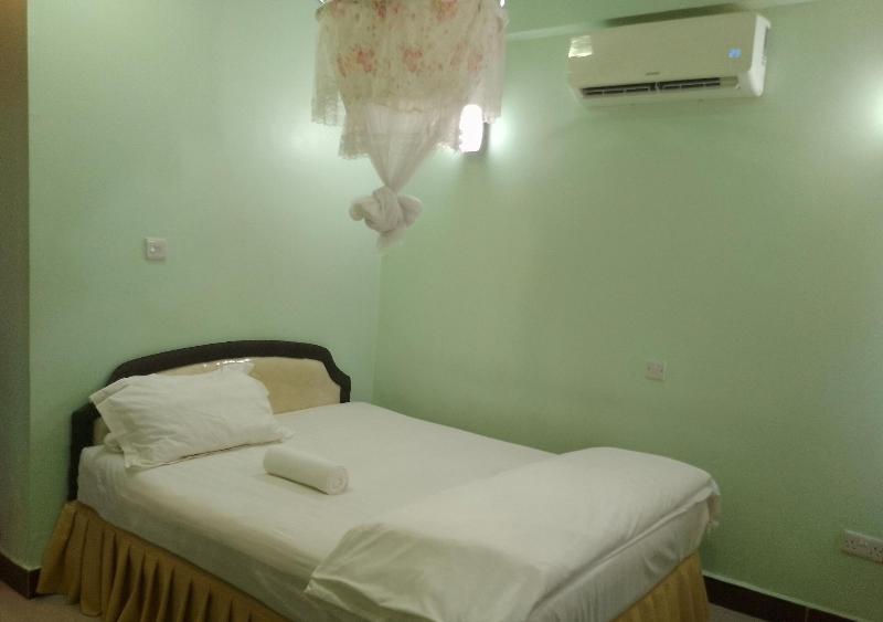 Nemarts Hotel image
