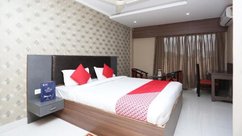 Oyo 4230 Hotel Richi Regency 1 image