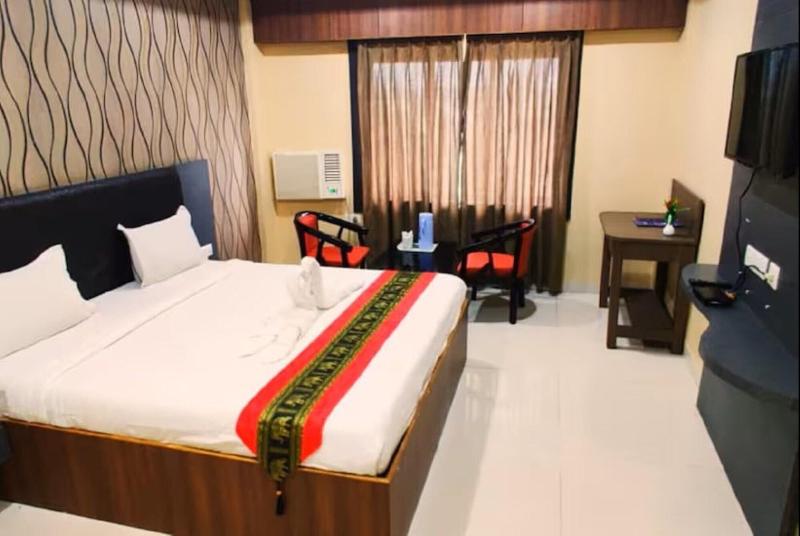 Oyo 4230 Hotel Richi Regency 1 image