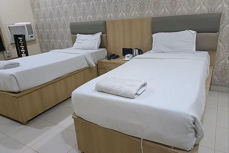 Oyo 4230 Hotel Richi Regency 1 image
