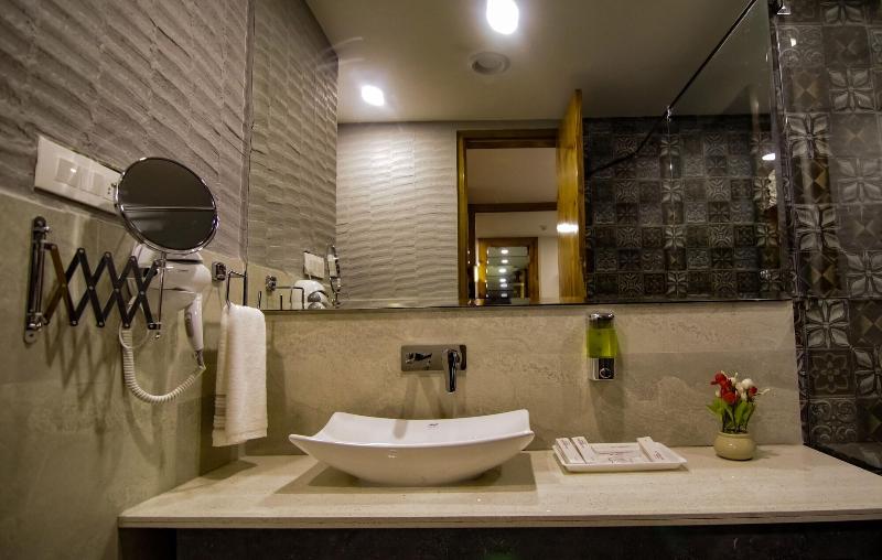 Golden Fern Resort image